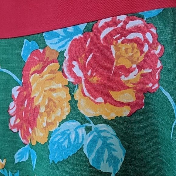 Red indie Vintage design skirt - Picture 3 of 9